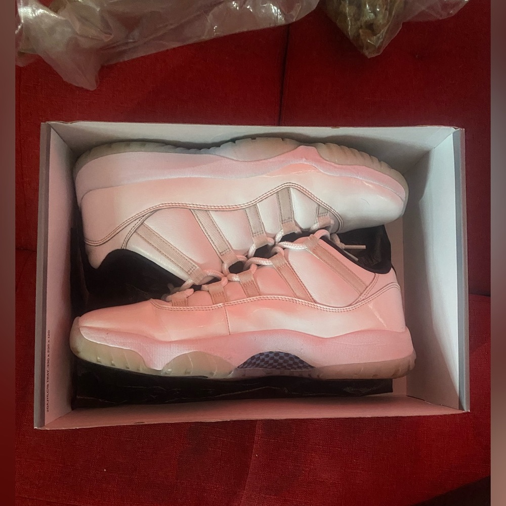 Jordan 11 Legend Blue Lows